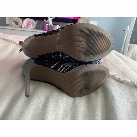 Peep Toe Grey Heel Black&Silver Sequin Bootie - Picture 4 of 5